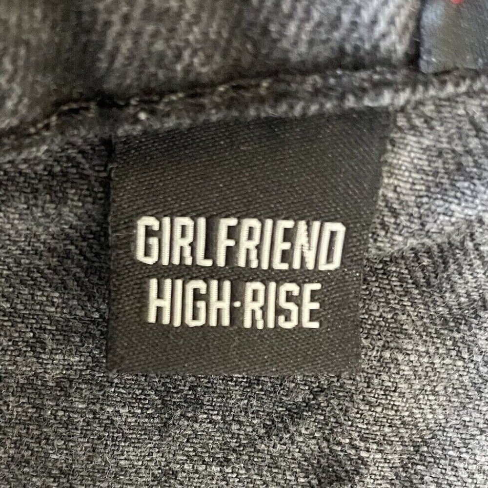 BDG Women's 27 Girlfriend High-Rise Cutoff Distressed Black Jean Shorts 28x2 - Picture 5 of 5